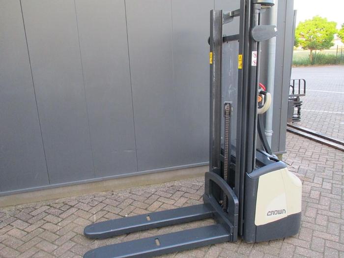 Refurbished 2005 Crown WF 3000-1.0 TL - 1878