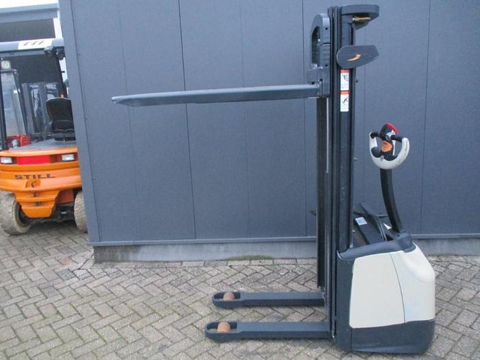 Refurbished 2005 Crown WF 3000-1.0 TL