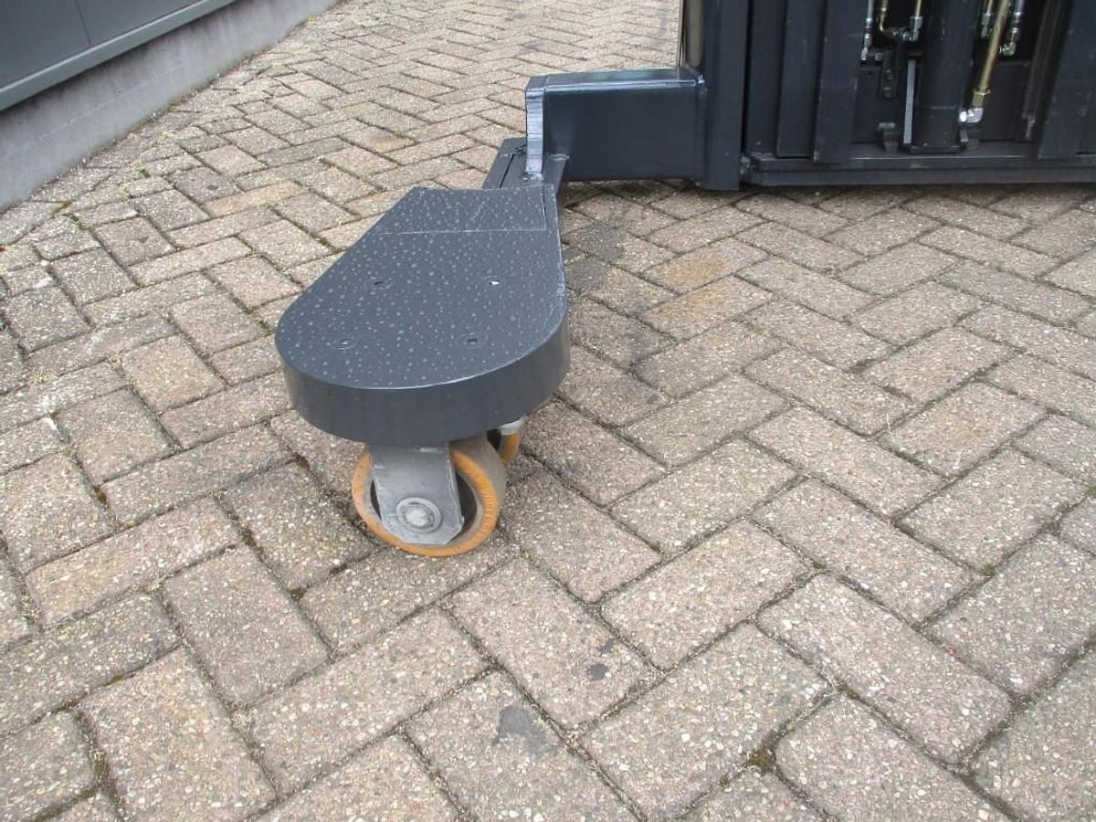 Refurbished 2007 Crown WS2300 18TT 4W