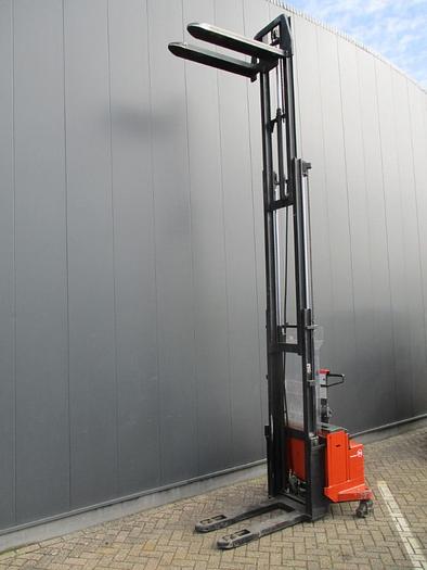 Refurbished 2000 BT LSV 1250 - 1810