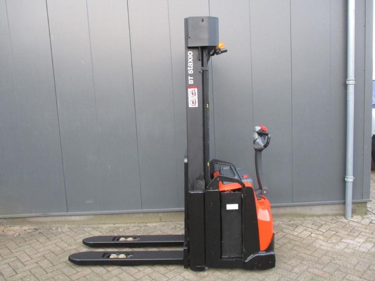 Refurbished 2018 TOYOTA SWE160L triplex - 1555