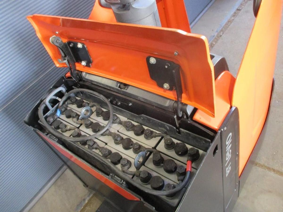 Refurbished 2020 TOYOTA LPE200 - 2425
