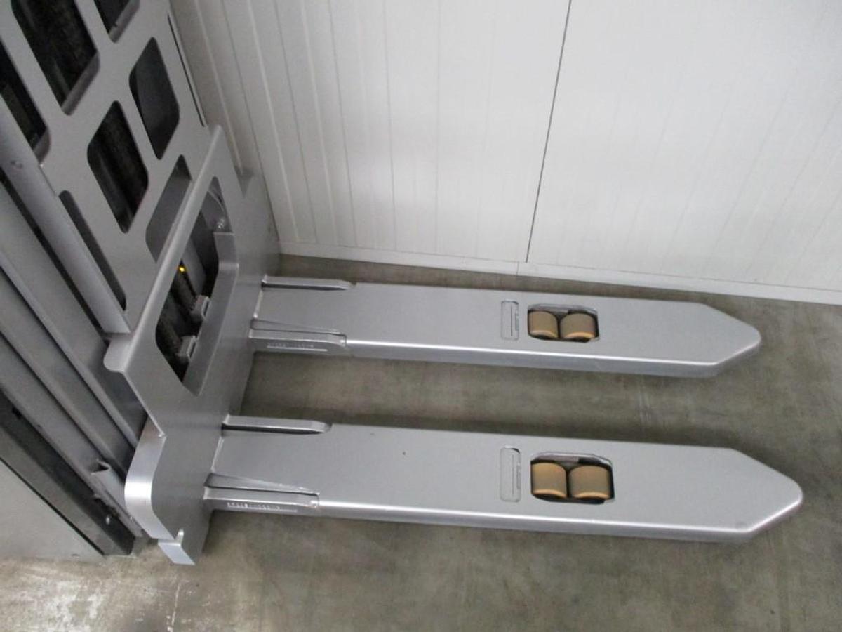 Refurbished 2016 STILL EXV16 triplex - 5167