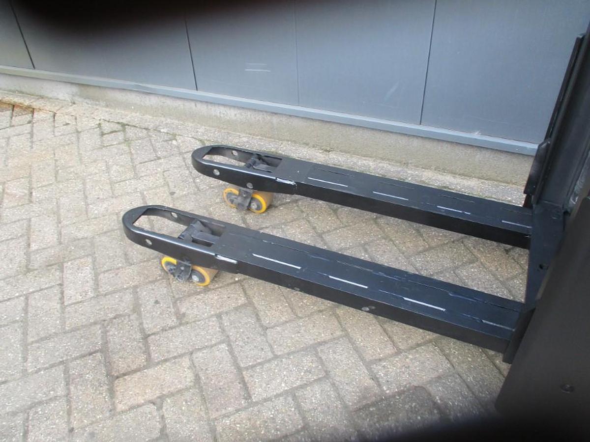 Refurbished 2018 TOYOTA SWE 200D - 1448