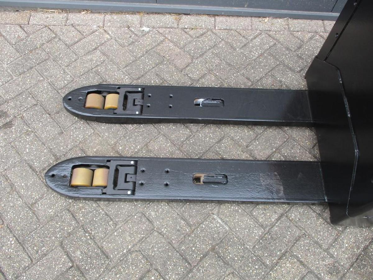 Refurbished 2016 TOYOTA BT LPE200 - 2365