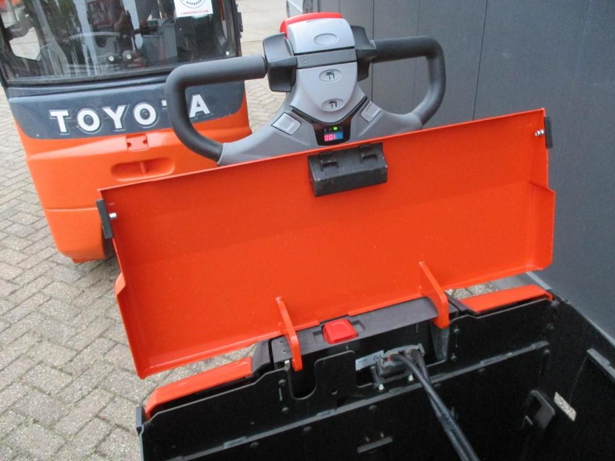 Refurbished 2019 TOYOTA LWE250 - 002