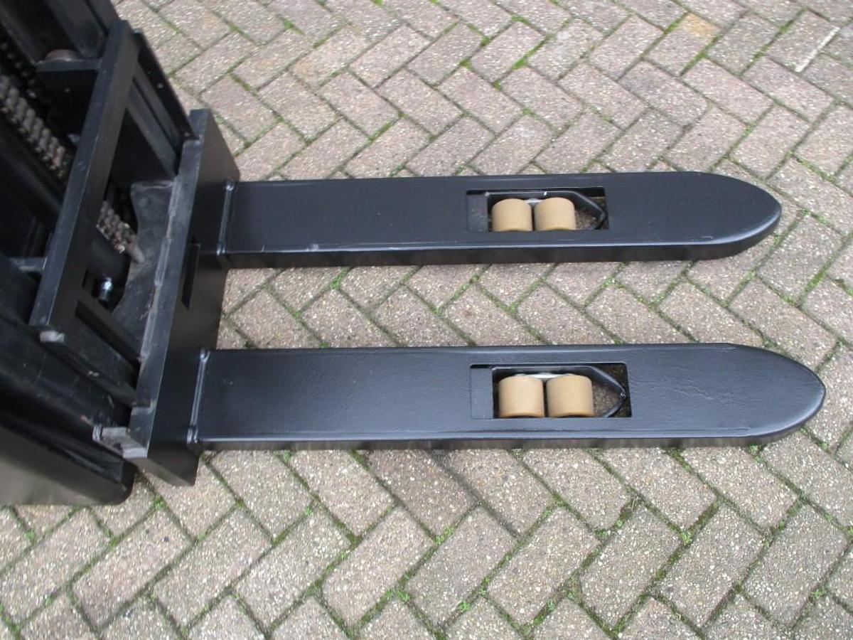 Refurbished 2016 TOYOTA SPE120 triplex - 2414