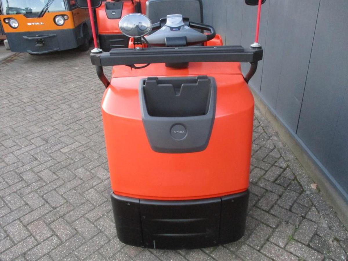 Refurbished 2018 TOYOTA TSE300 Tracto - 2086