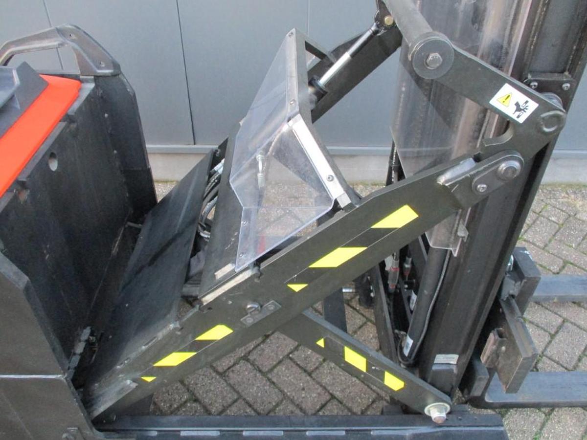 Refurbished 2017 TOYOTA SWE120XR