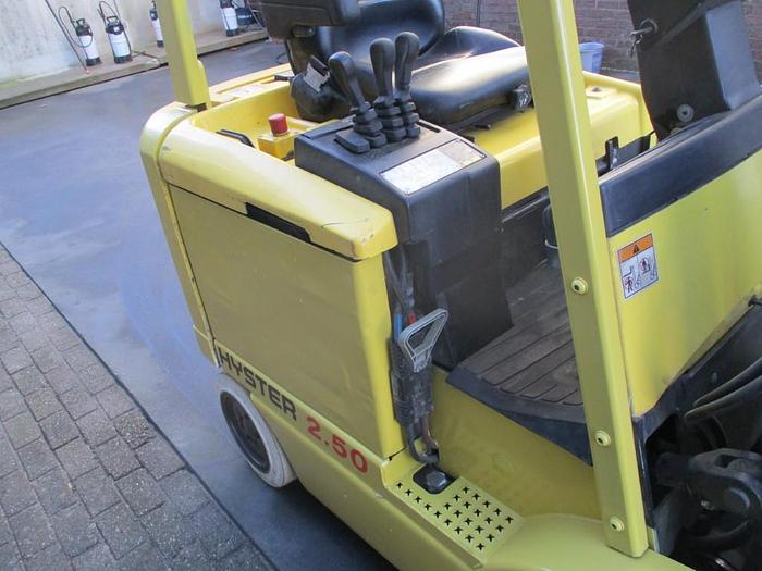 Refurbished 1998 HYSTER E2.50 XM
