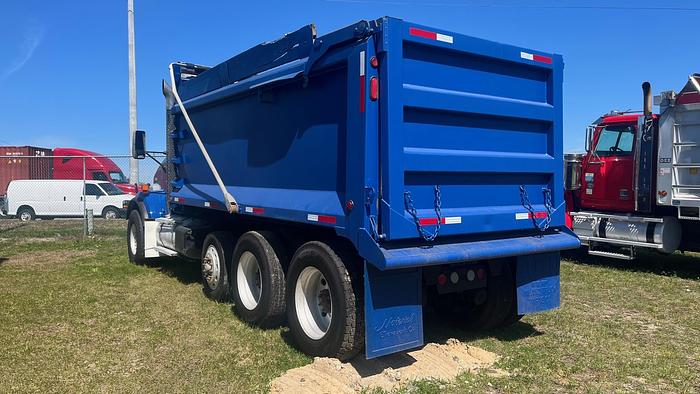 Used 2011 Kenworth T800 Tri-Axle Dump Truck