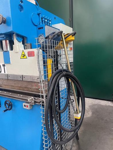 Usato PIEGATRICE FARINA IDRAULICA 1500X40