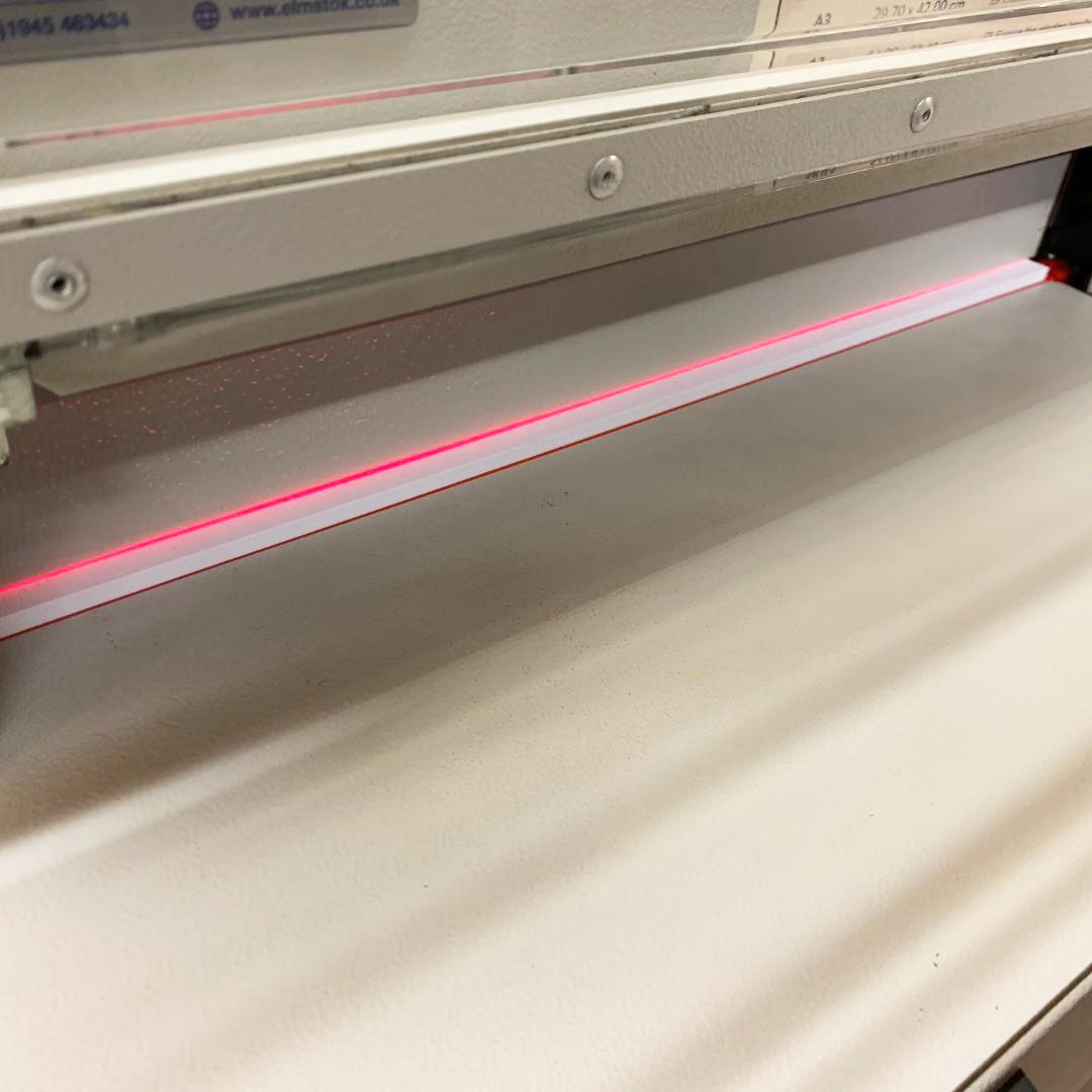 Used 2011 IDEAL 4315 Desktop Guillotine Cutter - 4040359DT