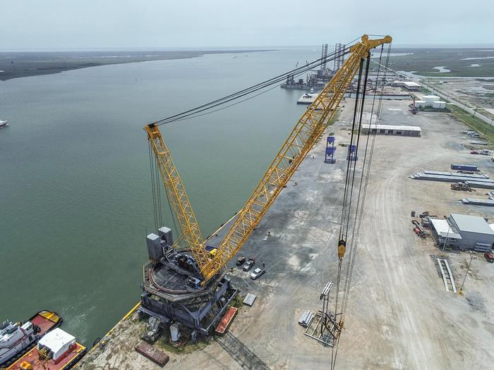 Used 1983 Manitowoc 4600 S-4 60' Diameter Ringer