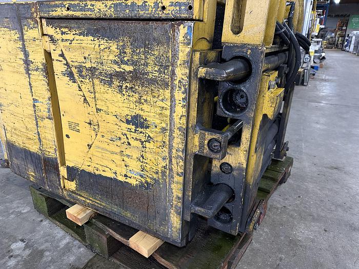 Used Cascade 55C-CC-2A Carton Clamp