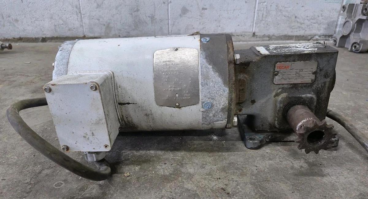 Used Baldor VWDM3554 1.5HP Washdown Duty Motor with Dodge Tigear MR94742 5:1 Reducer Assembly