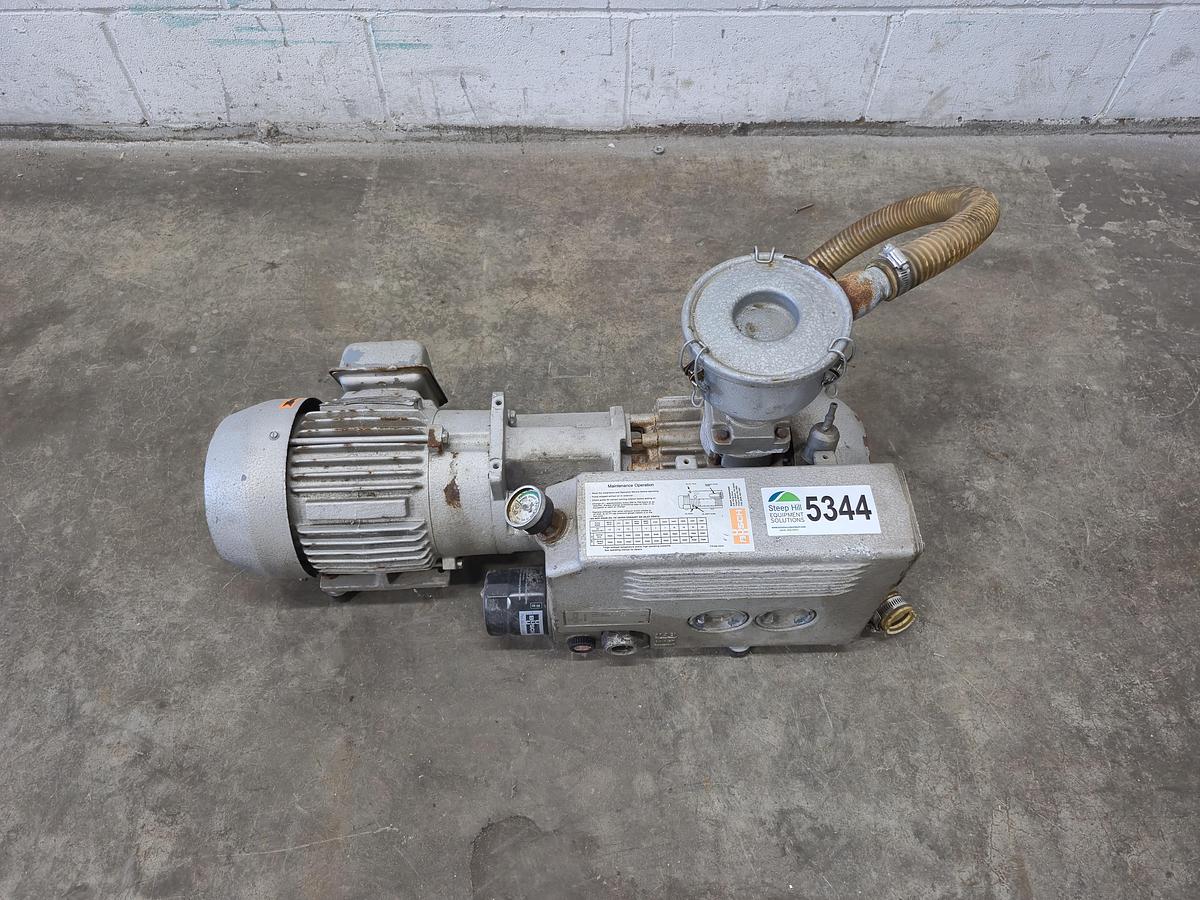 Used Busch R5 Series RA 0040 Rotary Vane Vacuum Pump