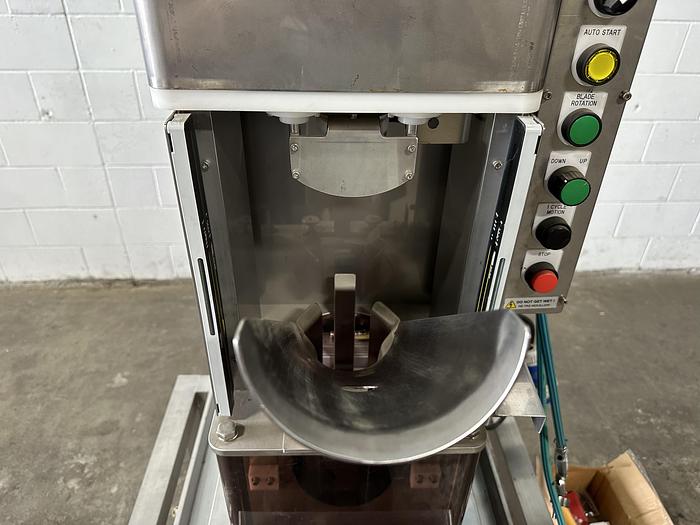 Used Namoku Tsuma-Taro Vegetable Spiral Cutter