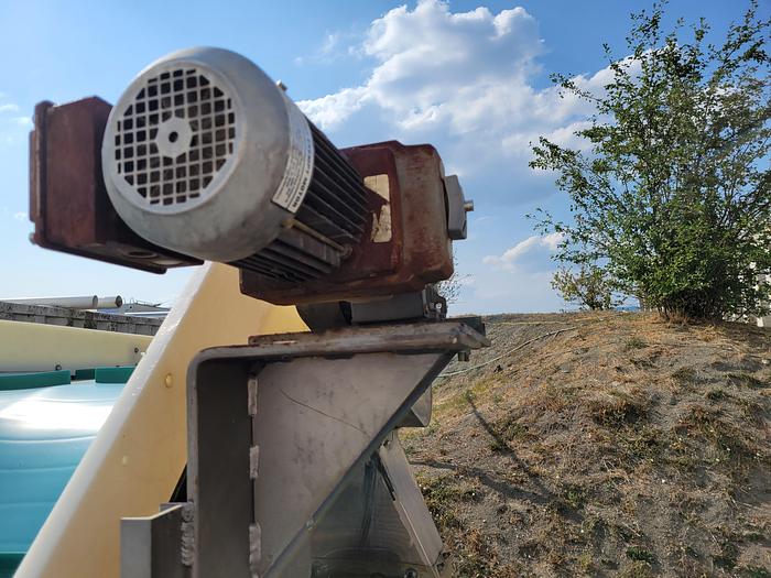 Used Cleated Z-Style Incline Conveyor