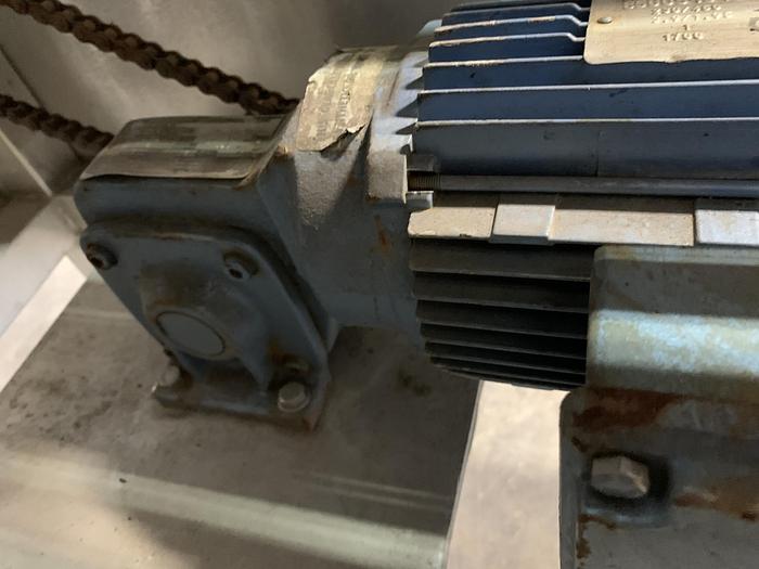 Used Pneumatic Press on Chain Conveyor