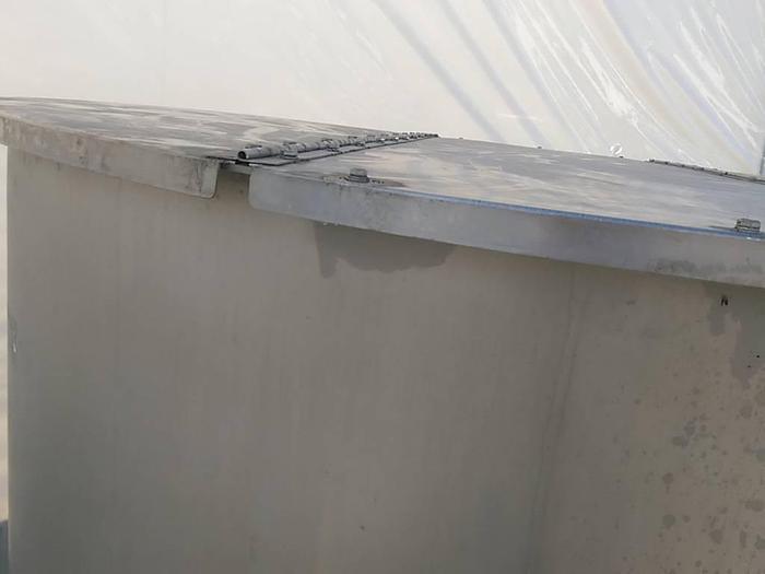 Used 600 gallon Stainless Steel Tank