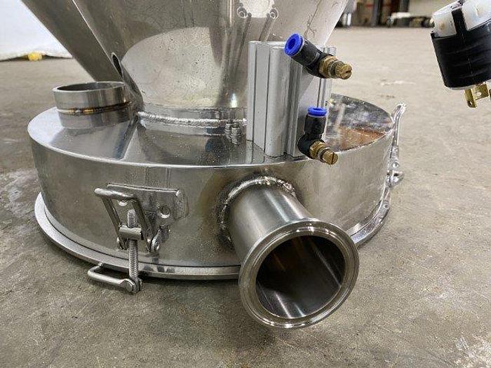 Used Daehan DWVE-300 Vacuum Conveyors