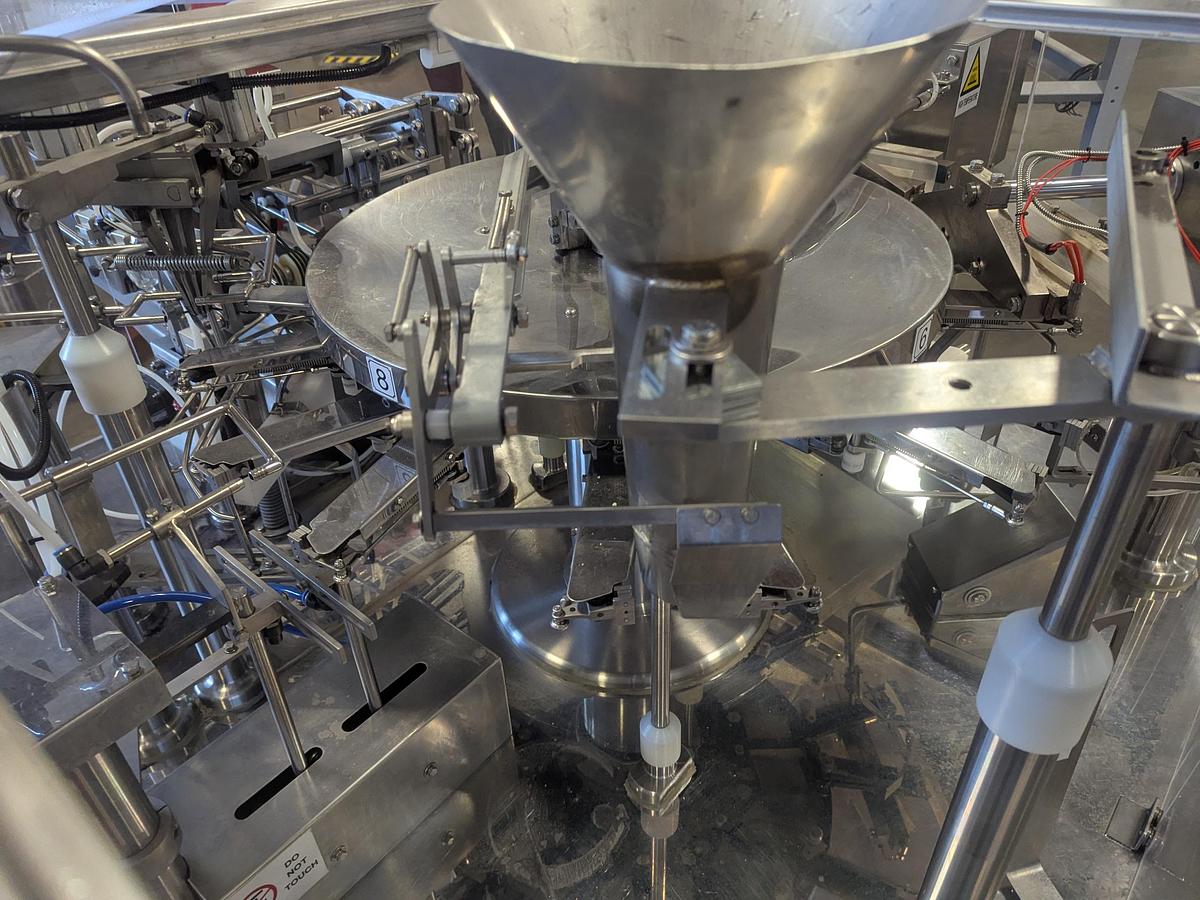 Used Pouch Filler With 20 Head Scales