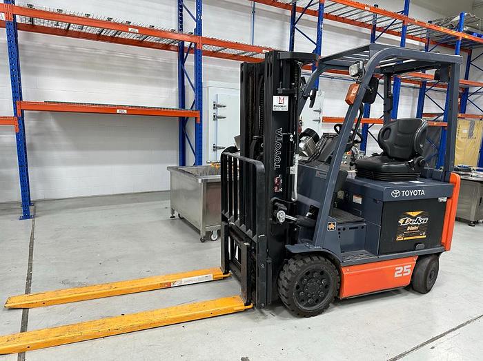 Used Toyota Electric Forklift