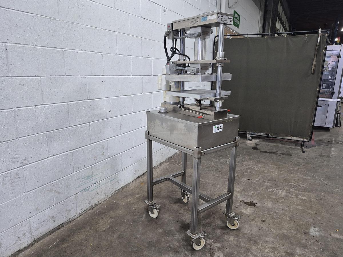 Used Comtec 2200 Pie Press