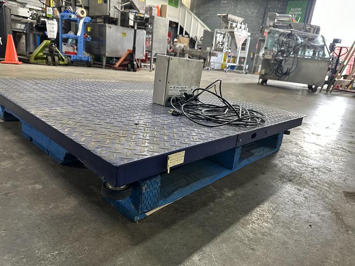 Used 5000 lbs. Floor Scale