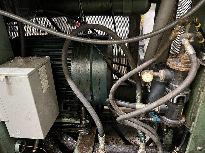 Used Uniloy 350R2 Blowmolding Line