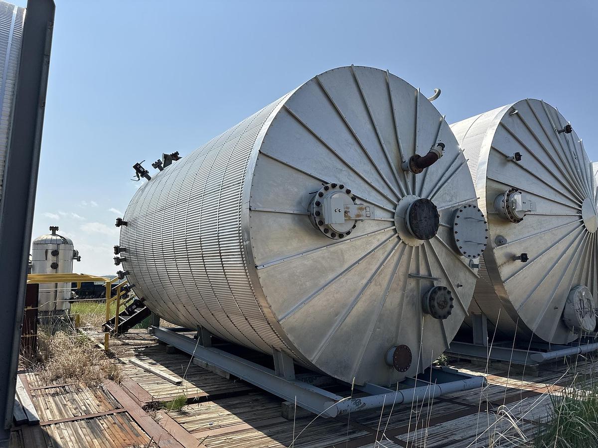 Used 400L BBL Double Wall Skidded Storage Tank