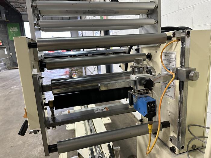 Used Shingda SD-920HE Horizontal Flow Wrapper