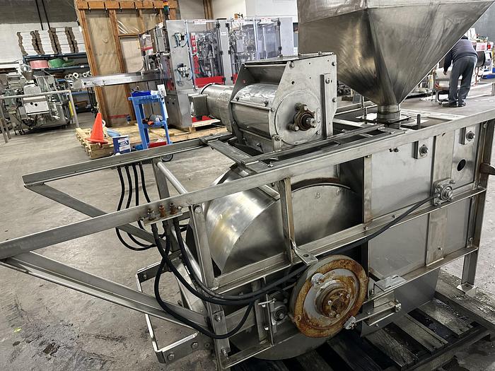 Used ABM McLauchlan 900 SS Berry Slicer