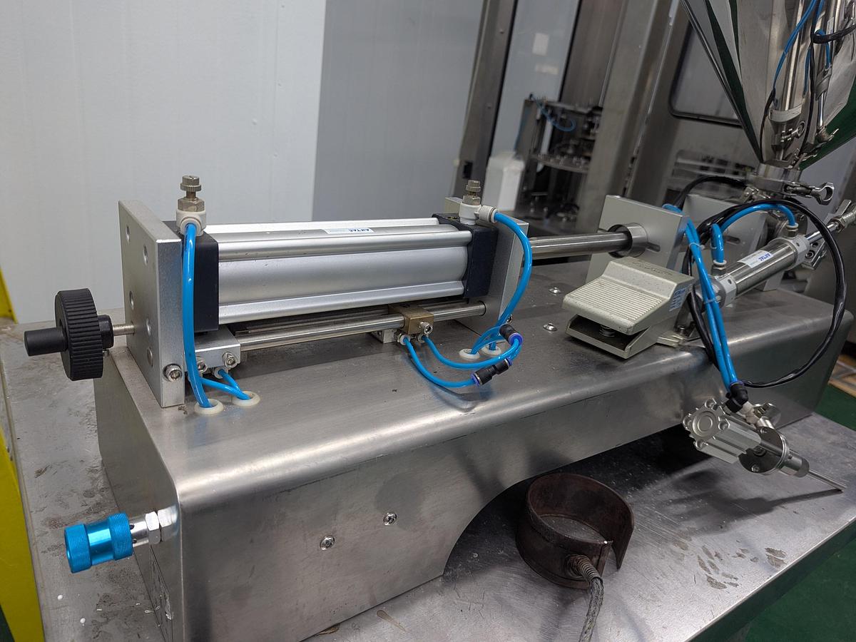 Used Quantitative 150 Piston Filler