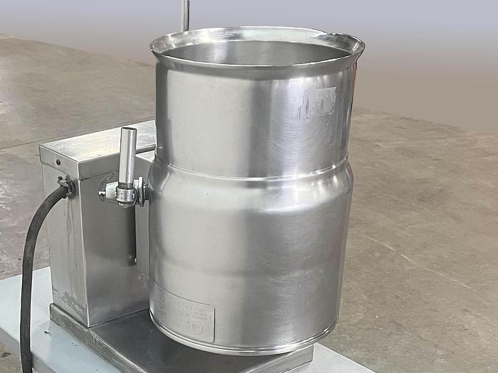 Used Bardeau FTE-20 SS Manual-Tilt Kettle