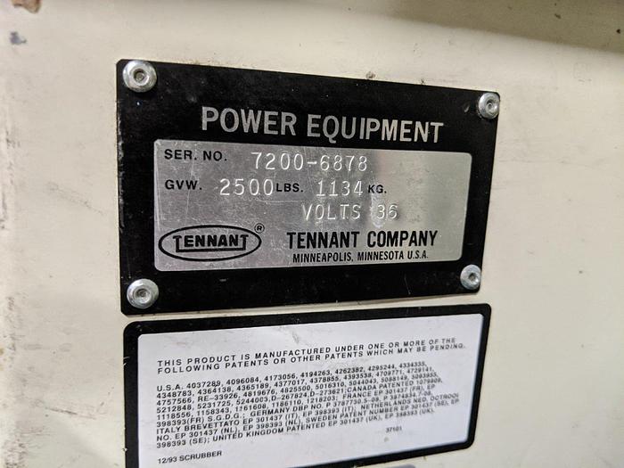 Used Tennant 7200 Riding Floor Scrubber