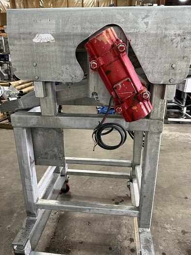 Used ROMA Vibratory Conveyor