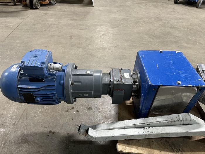 Used WAM Single Shaft Screw Feeder with Hopper