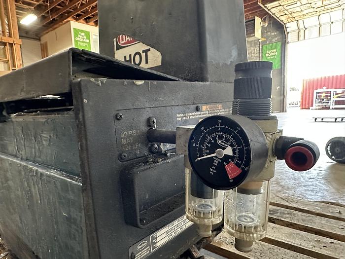 Used Nordson Series 3100V Hot Glue Dispenser