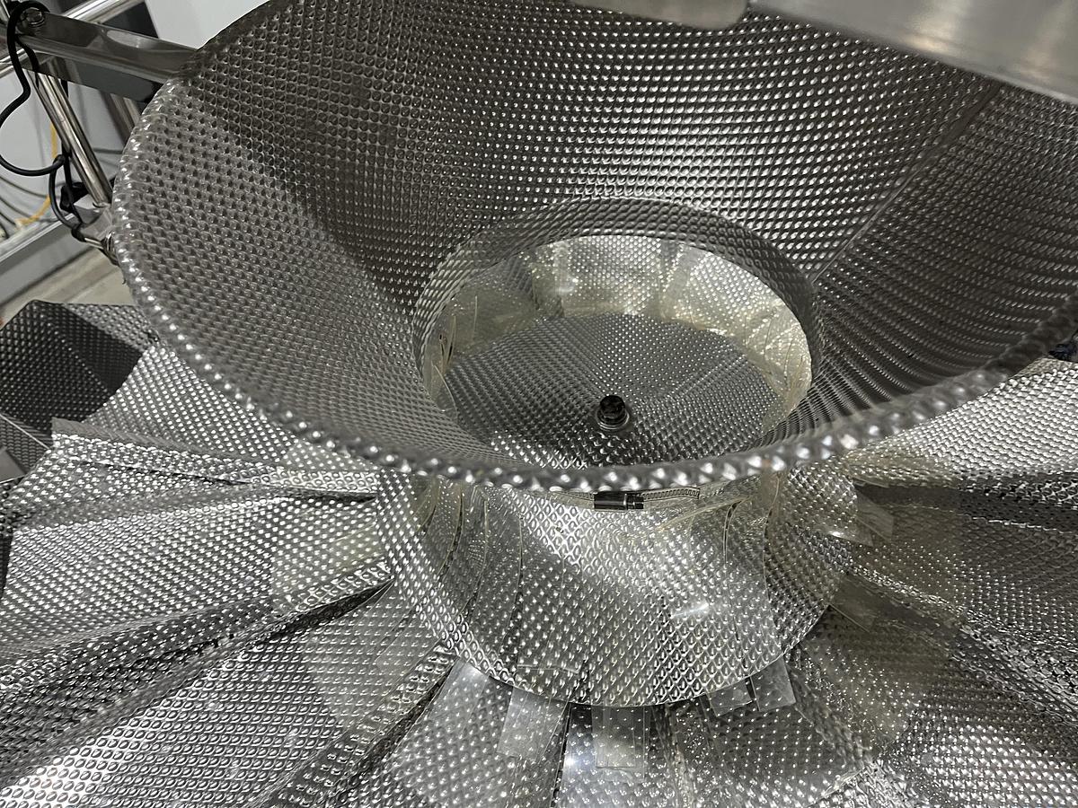 Used Samfull Vertical Form Fill Seal Packaging Machine