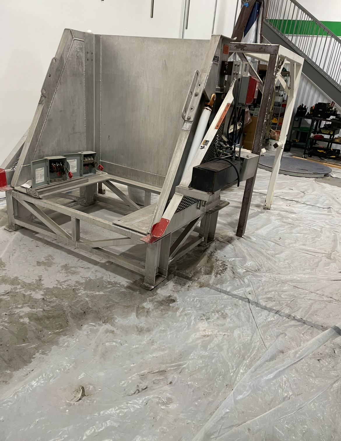 Used Hydraulic Bin Dumper