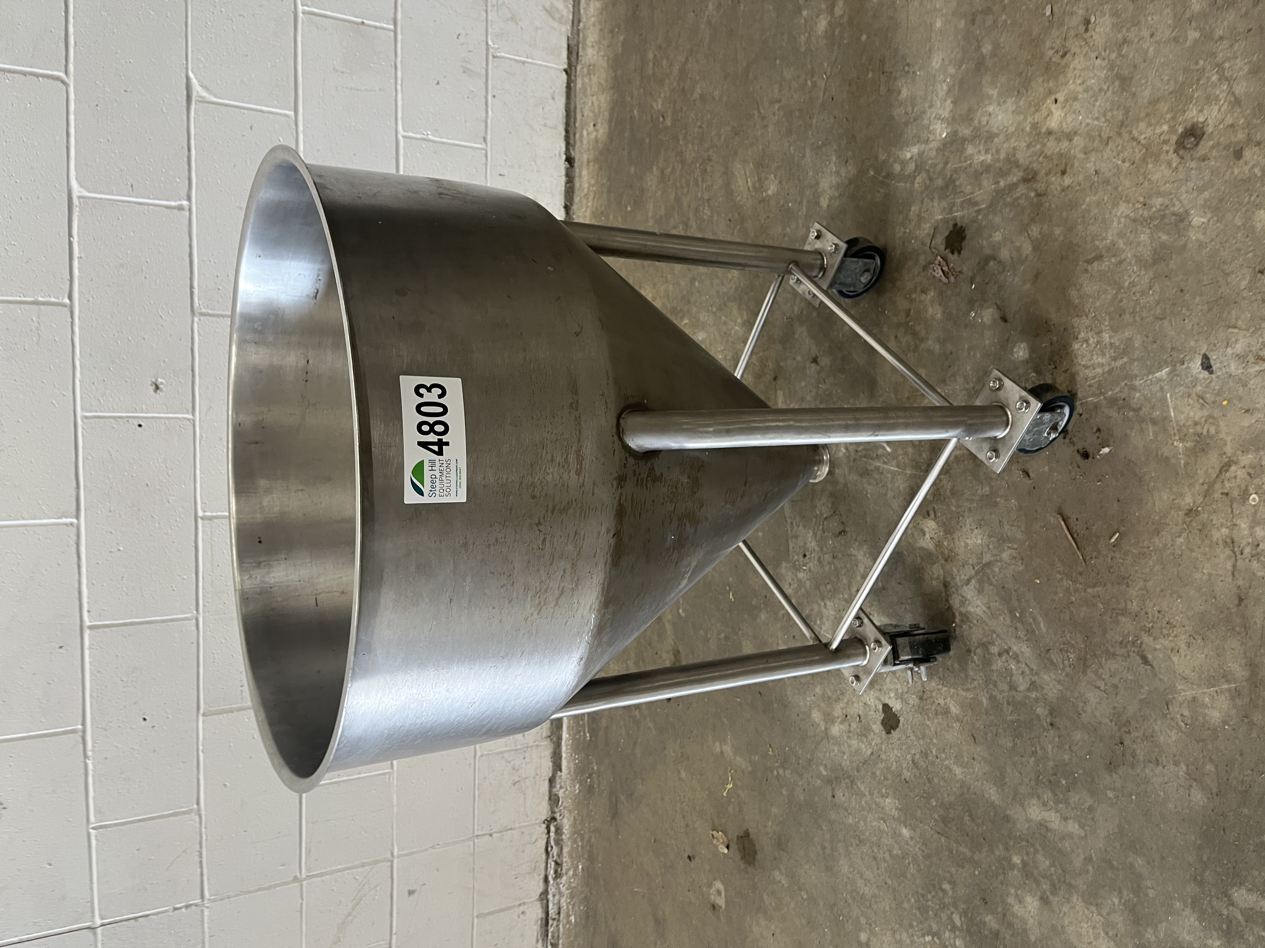 Used Rolling SS Hopper