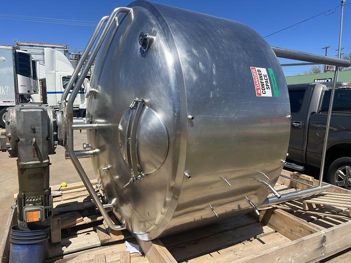 Used Mueller 1100 Gallon Stainless Steel Agitated Tank
