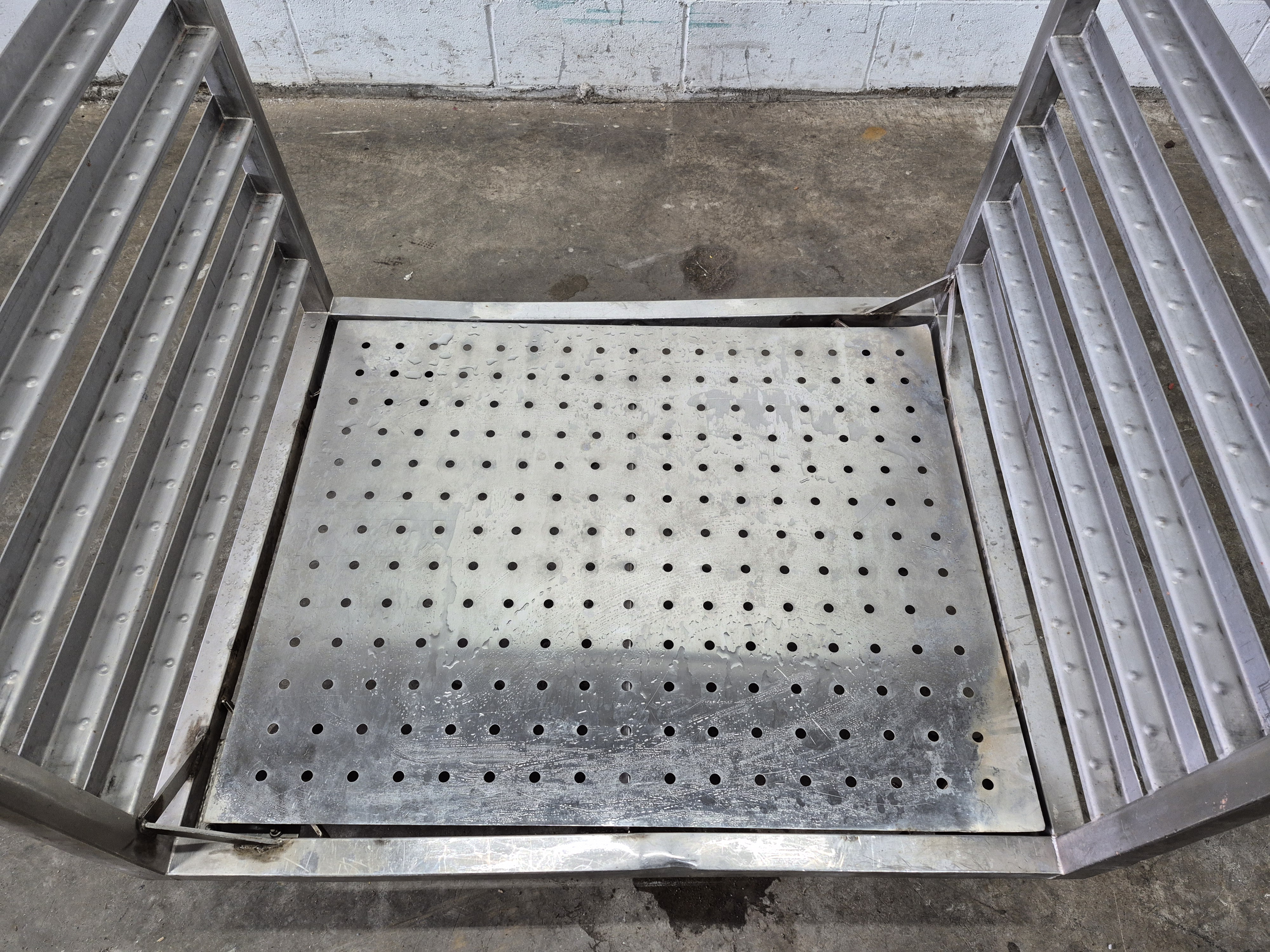 Used 12-Rack Smoke Truck