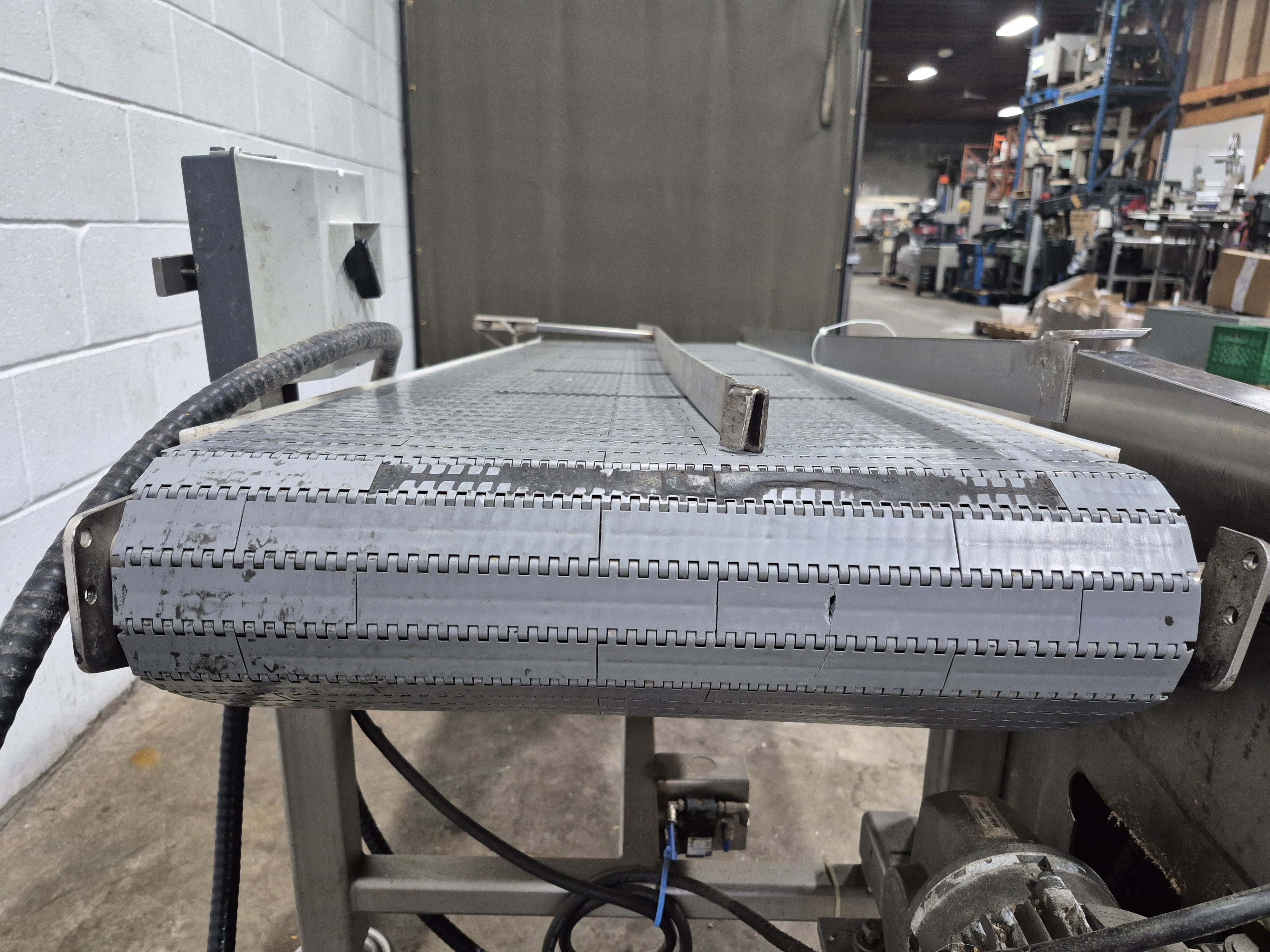 Used 6 Feet Box Conveyor 