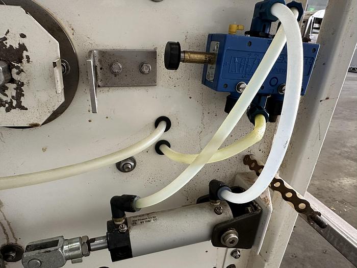 Used Safeline Gravity Metal Detector