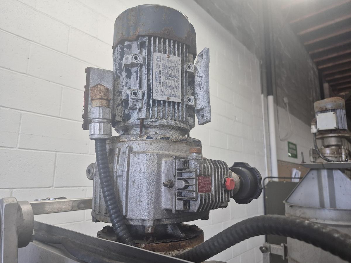 Used Mozzarella Cooker & Stretcher