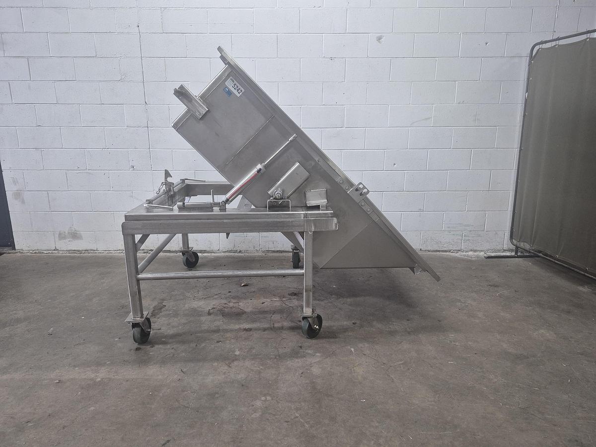 Used Self-Dumping 200 Gallon Hopper