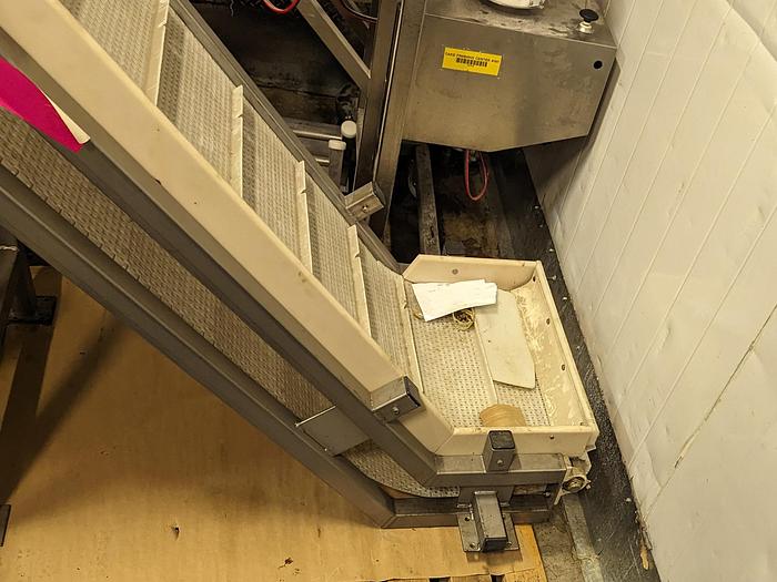 Used Fairview 5'H Cleated Incline Conveyor